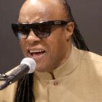 65 настай Дуучин Stevie Wonder хосын амьдралдаа цэг тавьлаа