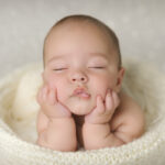 nyrai huuhed_etseg_ehiin_hariltsaa