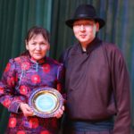 Сар шинийн босгон дээр ахмад ажилчдадаа хүндэтгэл үзүүллээ