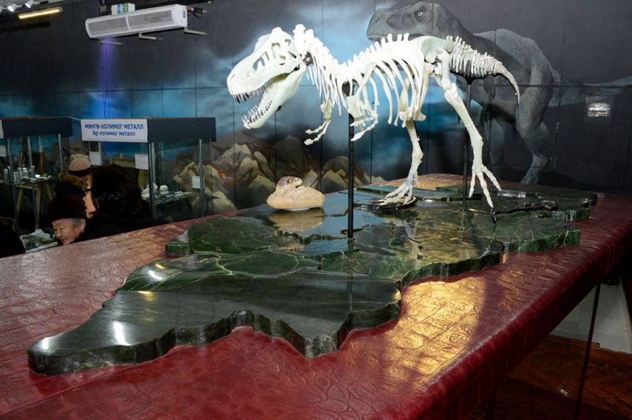 mongol chuluu-uzesgelen