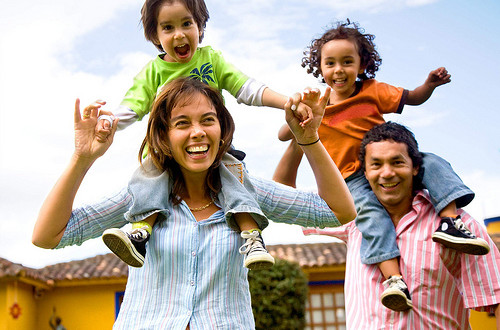 Happy-healthy-family-pic-