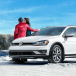 2017-Volskwagen-Golf-Alltrack-with-4MOTION-all-wheel-drive_o