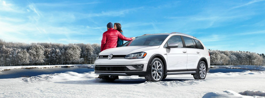 2017-Volskwagen-Golf-Alltrack-with-4MOTION-all-wheel-drive_o