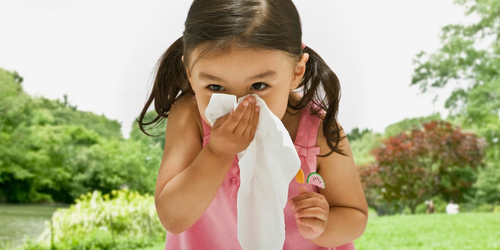 3e2d5e_child-sneezing-1600x800_x974