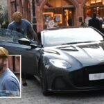 David-Beckham-does-some-last-minute-Christmas-shopping-in-London-in-£225000-Aston-Martin