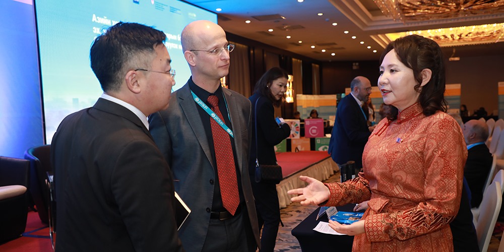 asia-erdemted-agaar-bohirdol