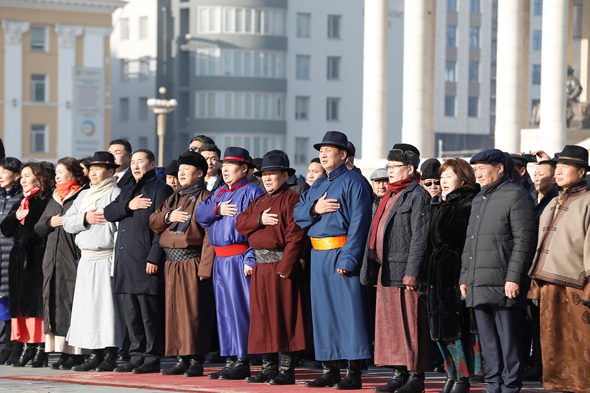 tusgaar-togtnoliin-bayr-01