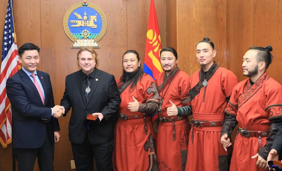 The-Hu-hamtlga-chingis-khaan-odon