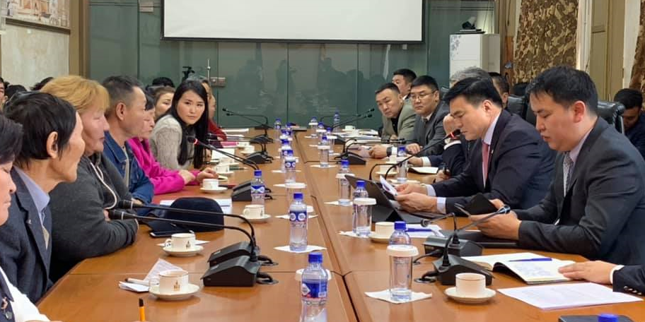 hotiin-darga-armasaihan-gazar-choloololt