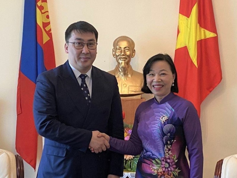 Solongos-tsagaan-buda